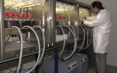 The Microtron is an experiment designed to predict the effects of climate warming on feeding rates in Antarctic microbial food webs. It uses thermostatically controlled chillers to pump coolant fluid through a series of water baths which are held at different temperatures. It also allows ultraviolet radiation to be controlled, to predict the effects of the 'ozone hole' on microbial food webs. Microcosms (i.e. glass jars) contain mixtures of different bacteria and protozoa (unicellular animals)