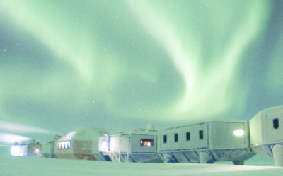 An aurora above the Halley 6 research station