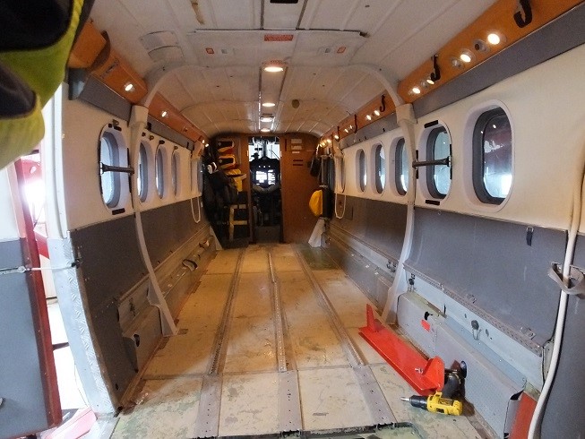 tom emptyplane