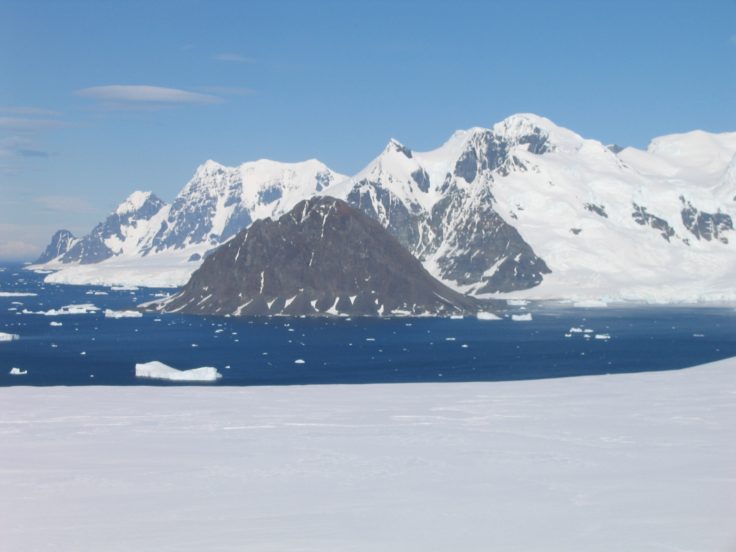A snow covered mountain
