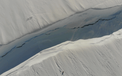 A snow covered mountain